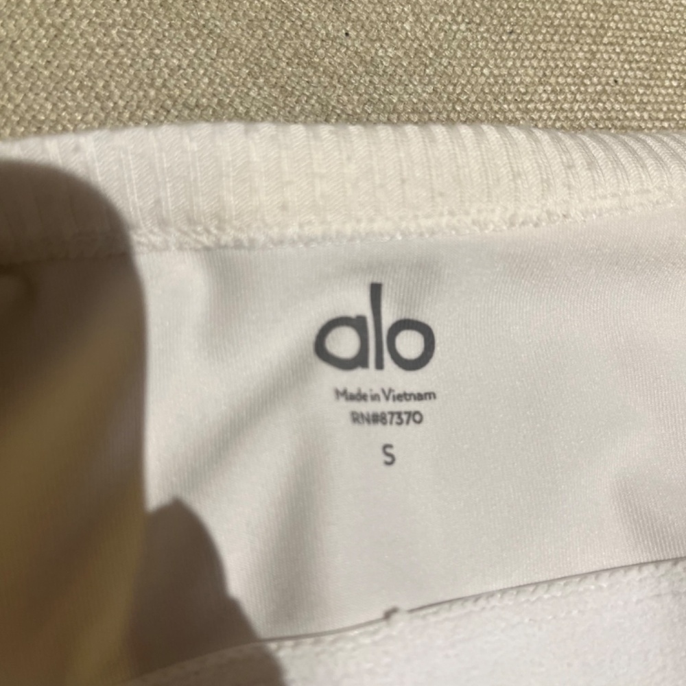 White alo yoga sports bra - Picture 4 of 5